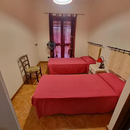 Sa Petra Ruja La Caletta Di * סיניסקולה