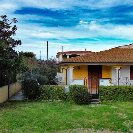 Holiday home Sa Petra Ruja La Caletta Di *